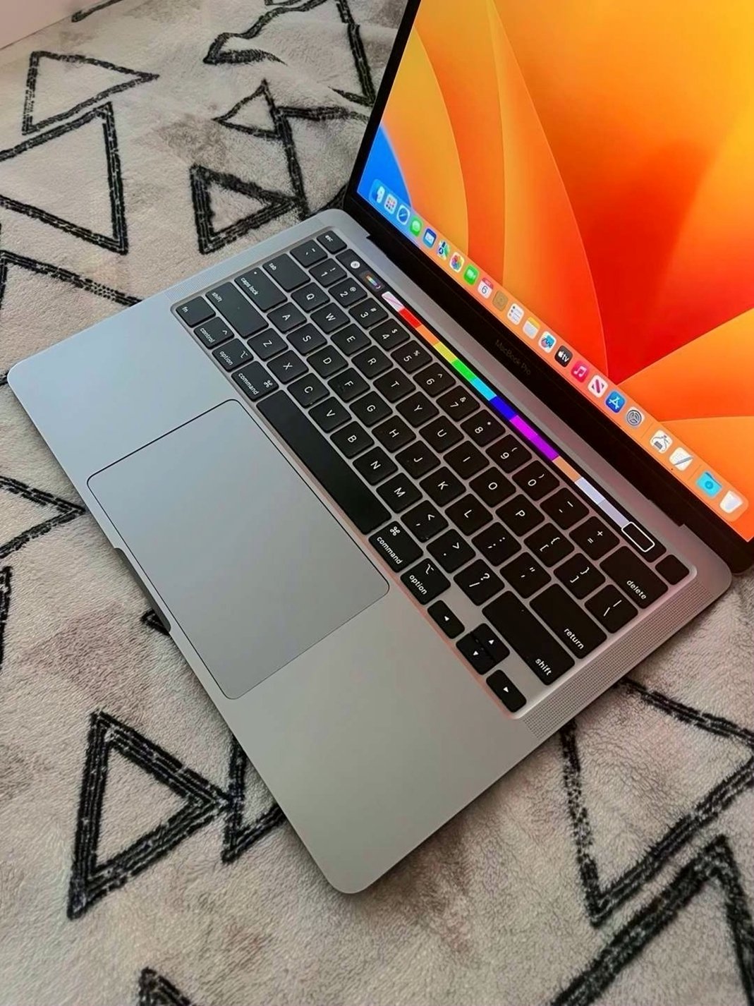 Apple MacBook Pro 13in. 256GB Silver Unlocked - Used image 2