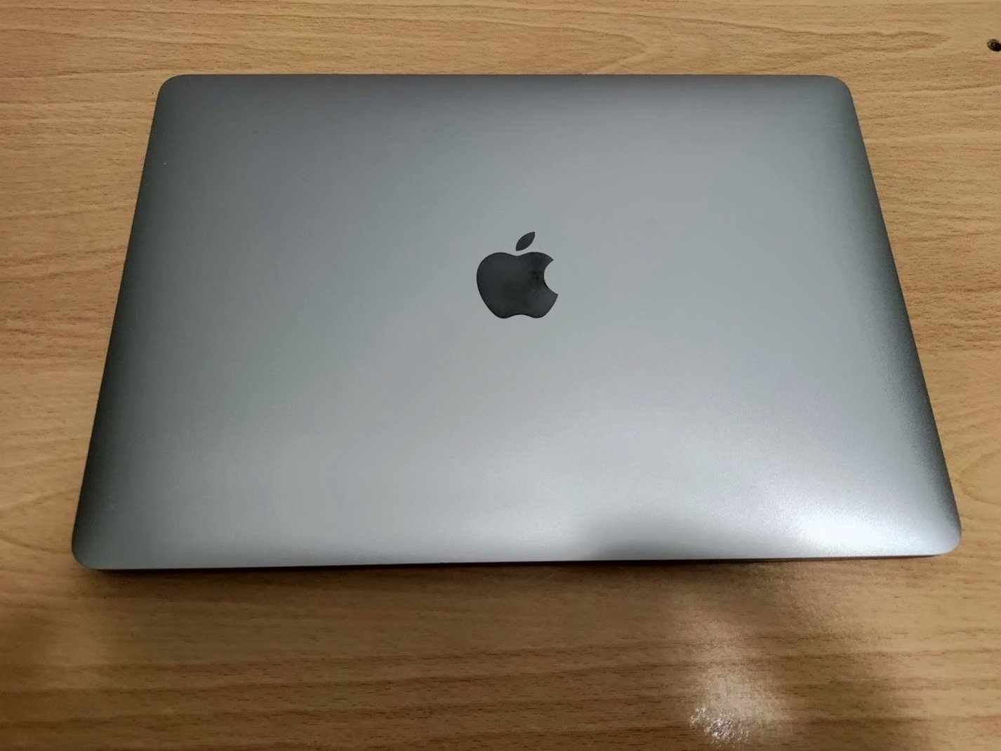Apple MacBook Pro 2020 M1 500GB Space Grey Unlocked - Used image 2