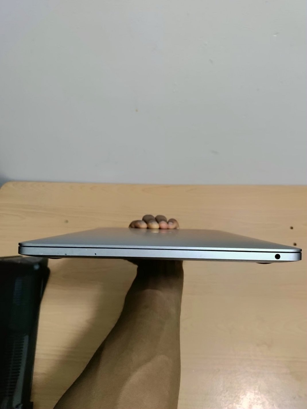 Apple MacBook Pro 2020 M1 500GB Space Grey Unlocked - Used image 4