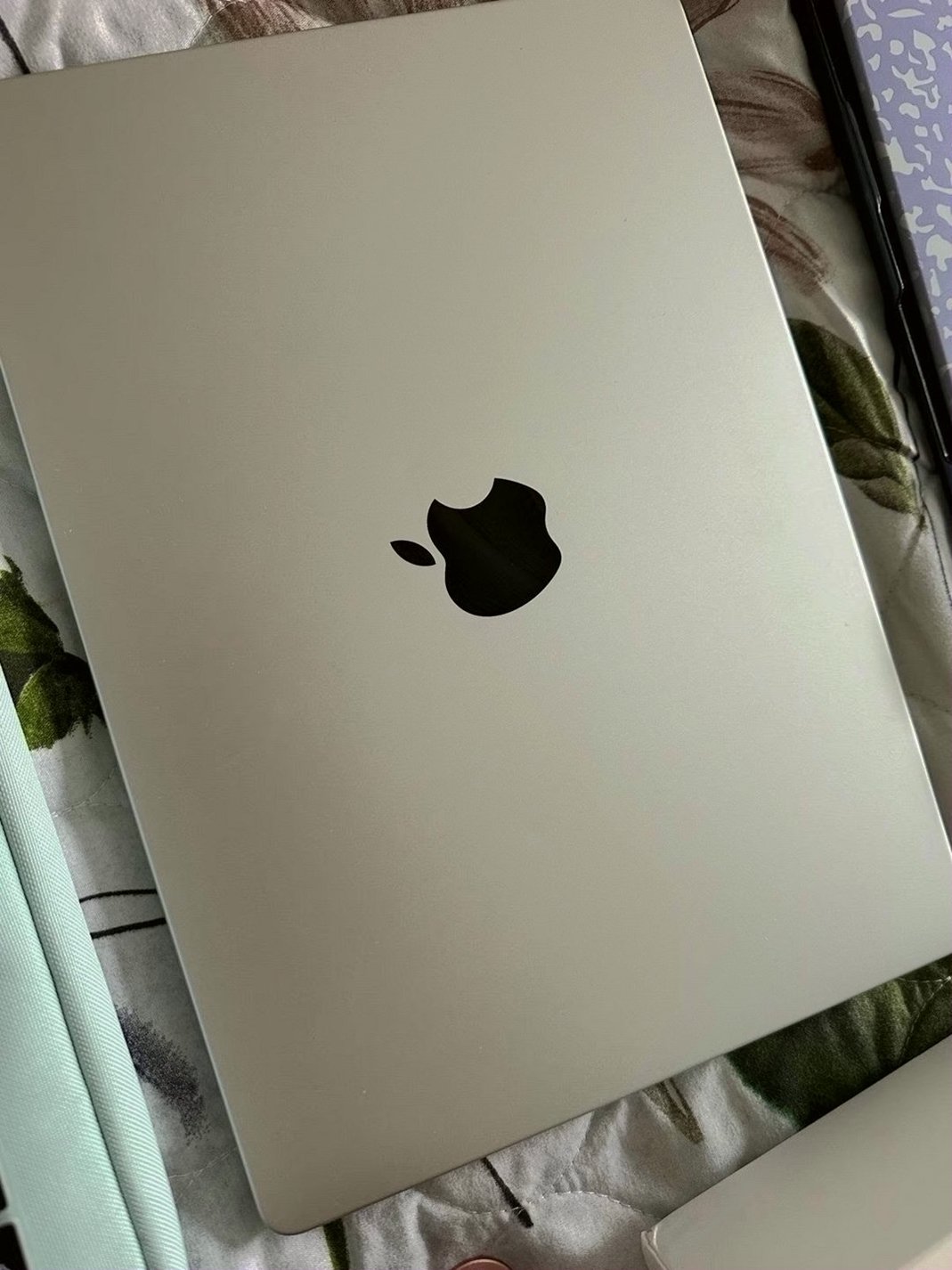 Apple MacBook Pro 14-inch M1 Pro 512GB Silver Unlocked - Used image 2