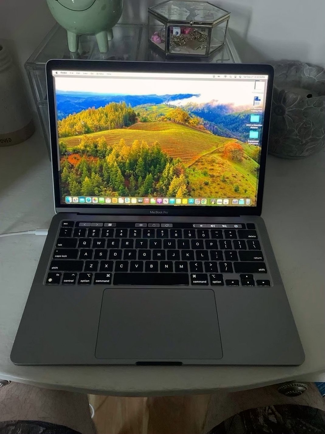 Apple MacBook Pro 13 inch M1 Chip 256GB Silver Unlocked - Used