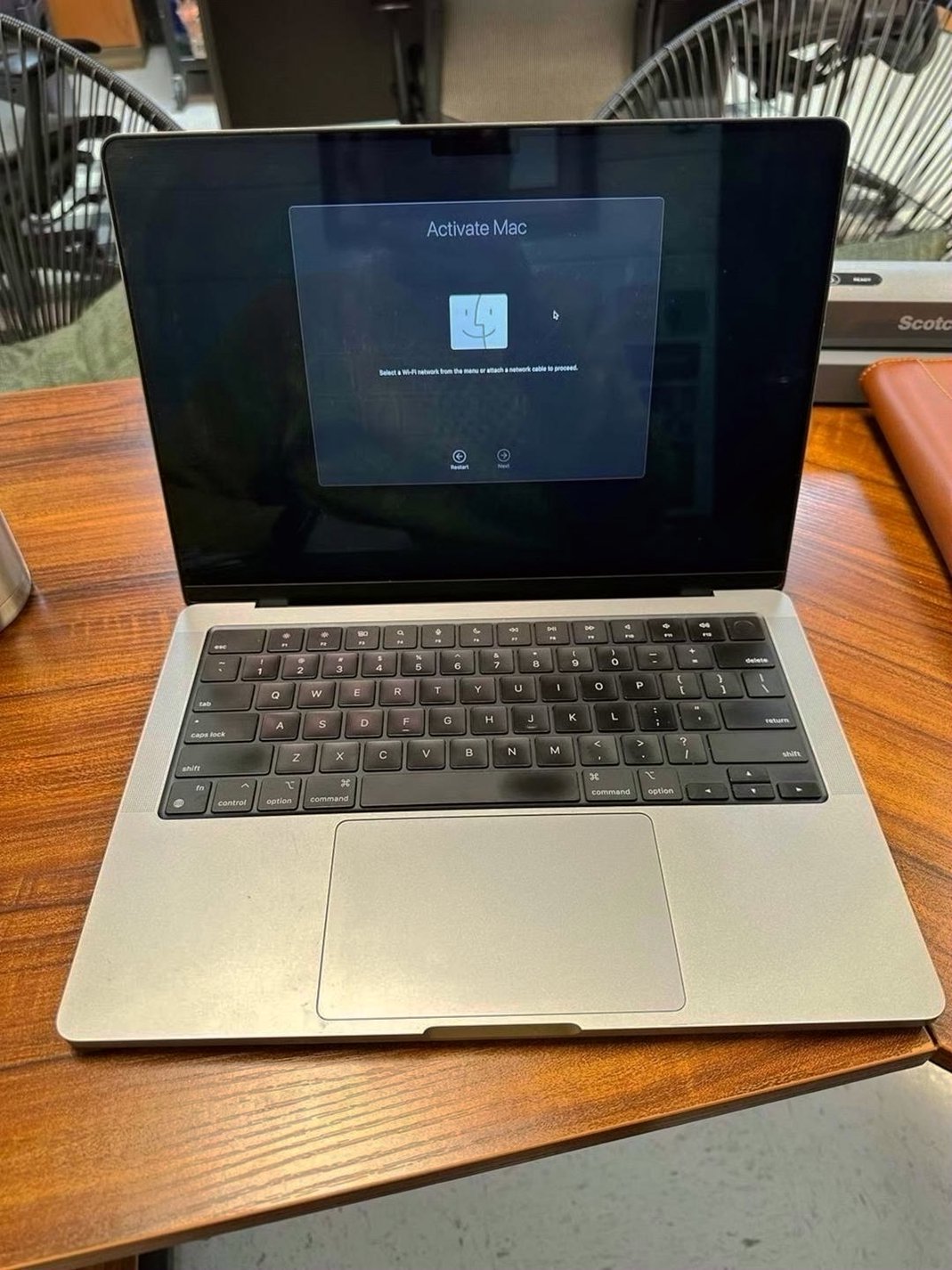 Apple MacBook Pro M1 Pro 1TB SSD 14 Inch Space Gray - Used image 2