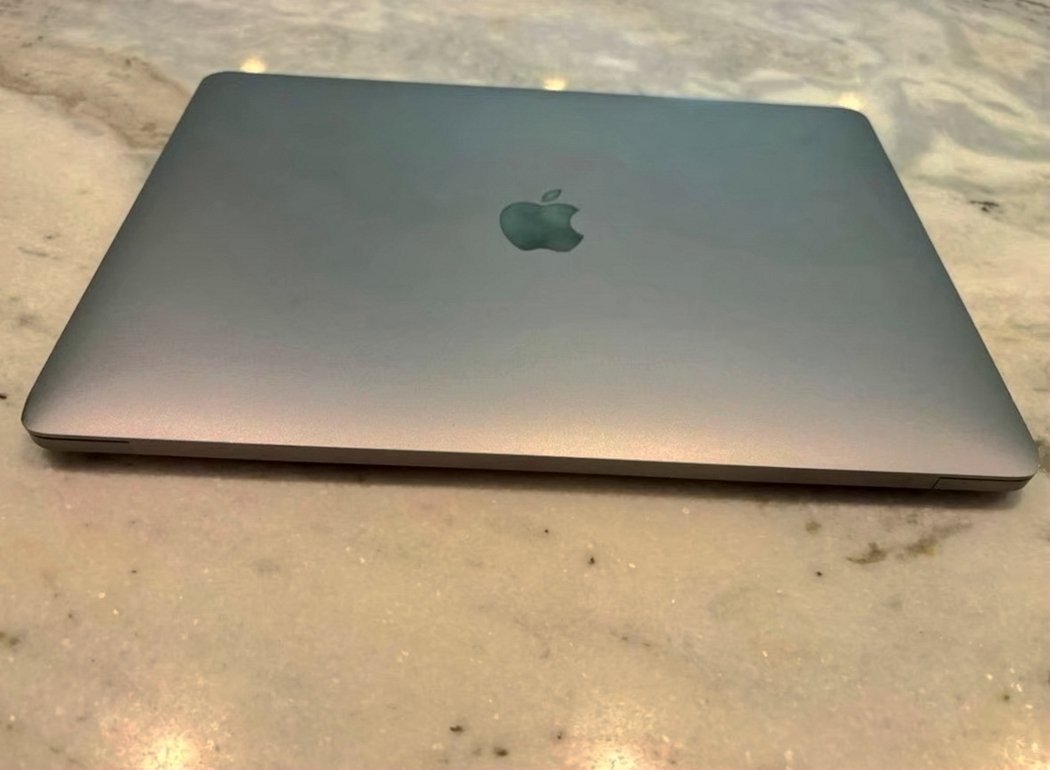 Apple MacBook Pro M2 256GB Space Gray Unlocked - Used image 3