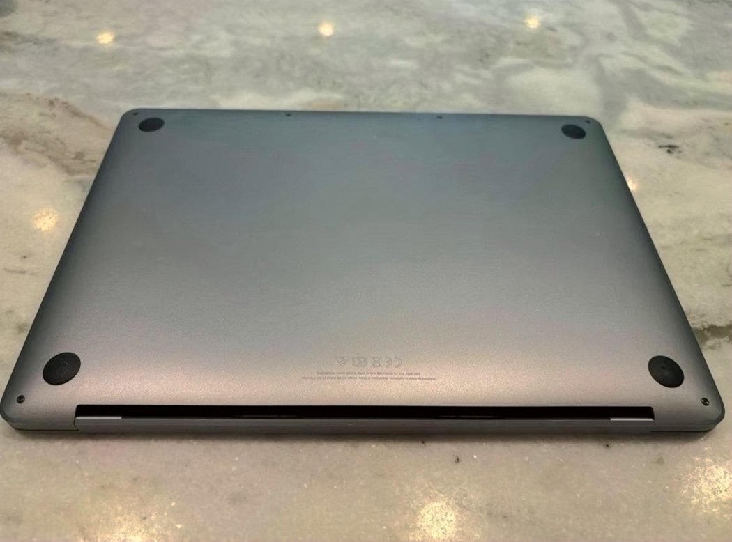 Apple MacBook Pro M2 256GB Space Gray Unlocked - Used image 4