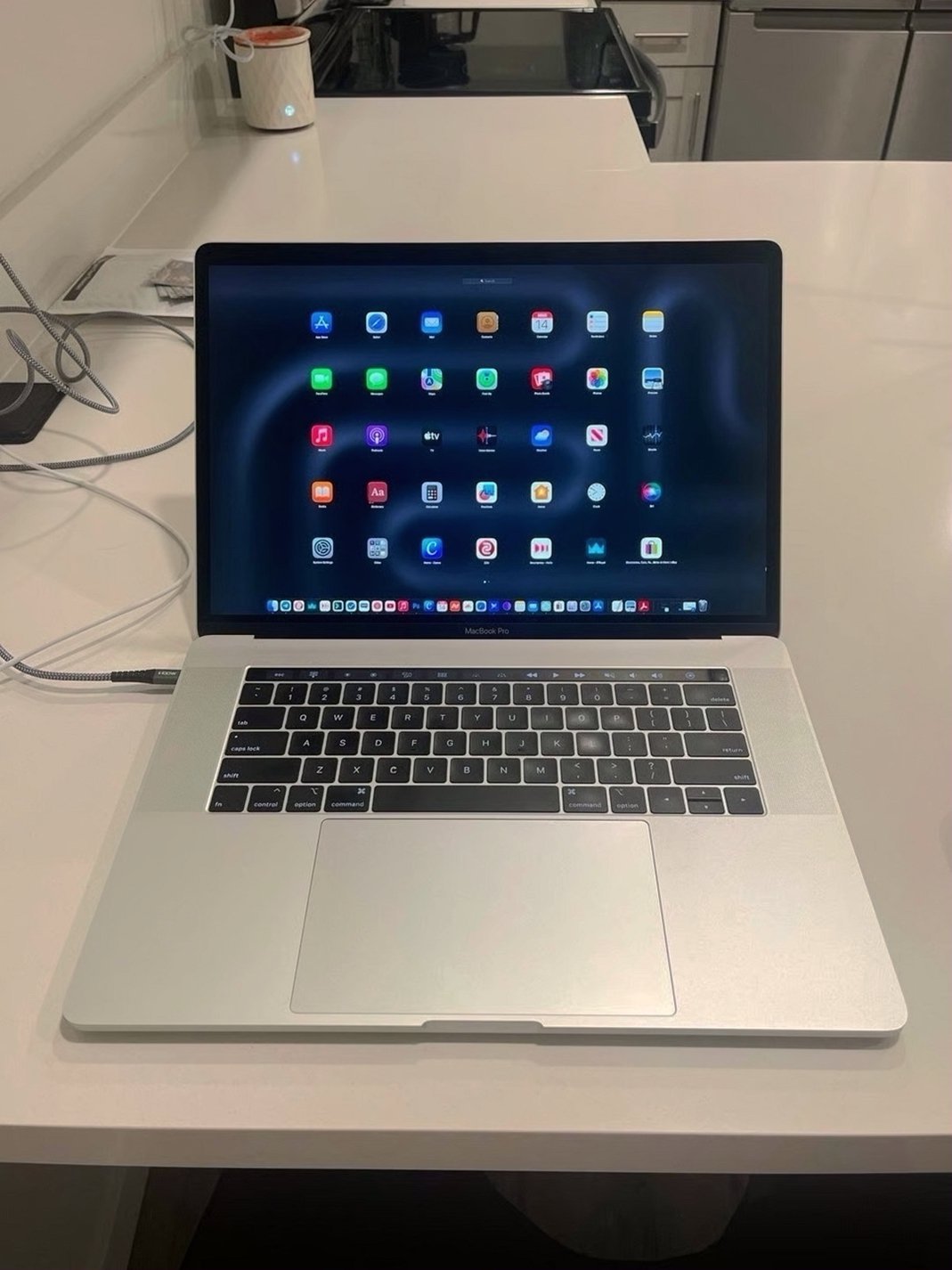 Apple MacBook Pro 2018 500GB Space Gray Unlocked - Used
