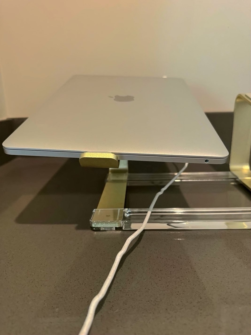 Apple MacBook Pro 13 inch 250GB Silver Unlocked - Used image 5