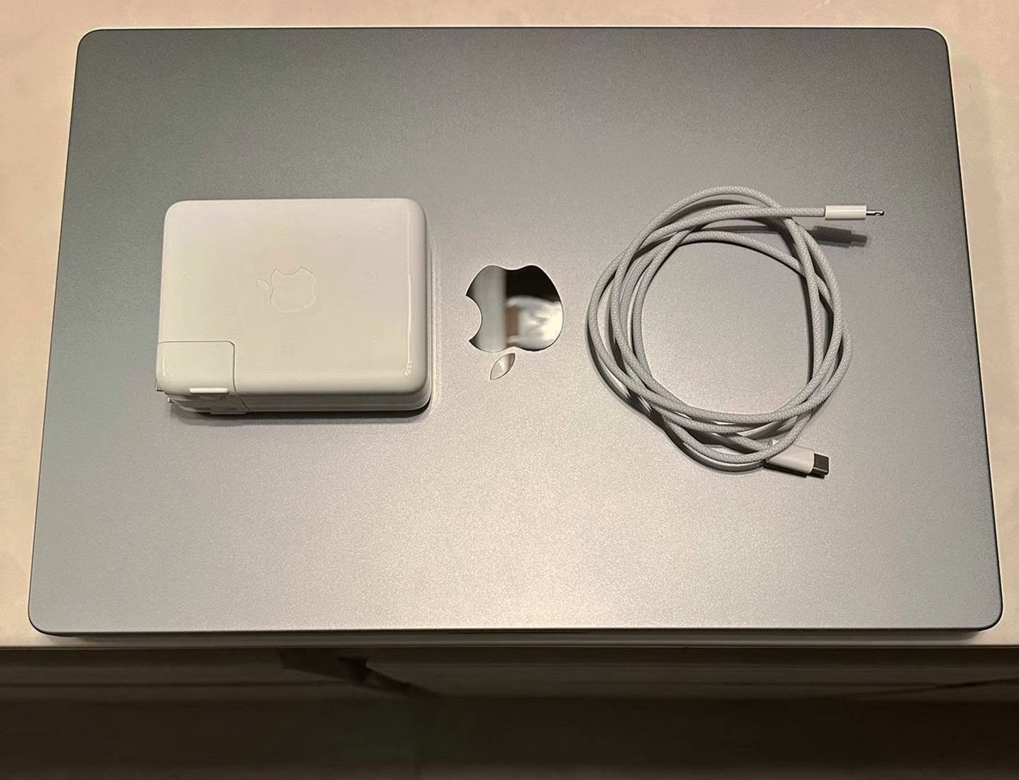 Apple MacBook Pro 16 inch 1TB SSD 16GB - Used image 3