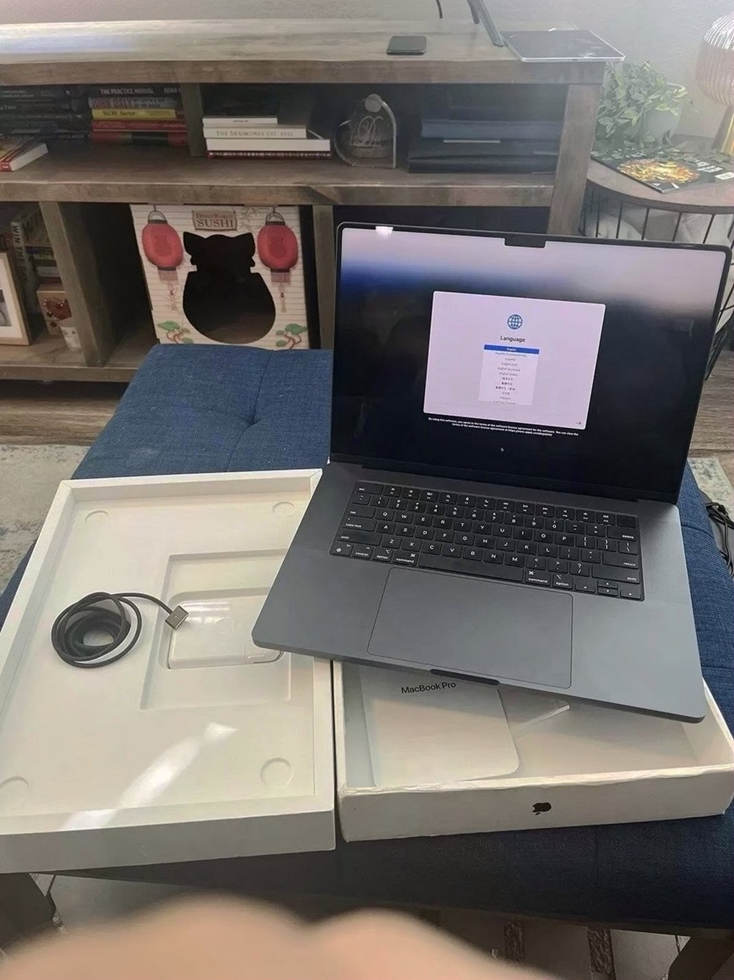 Apple MacBook Pro 16" M3 Pro 18C GPU 512GB Space Gray Unlocked - Used