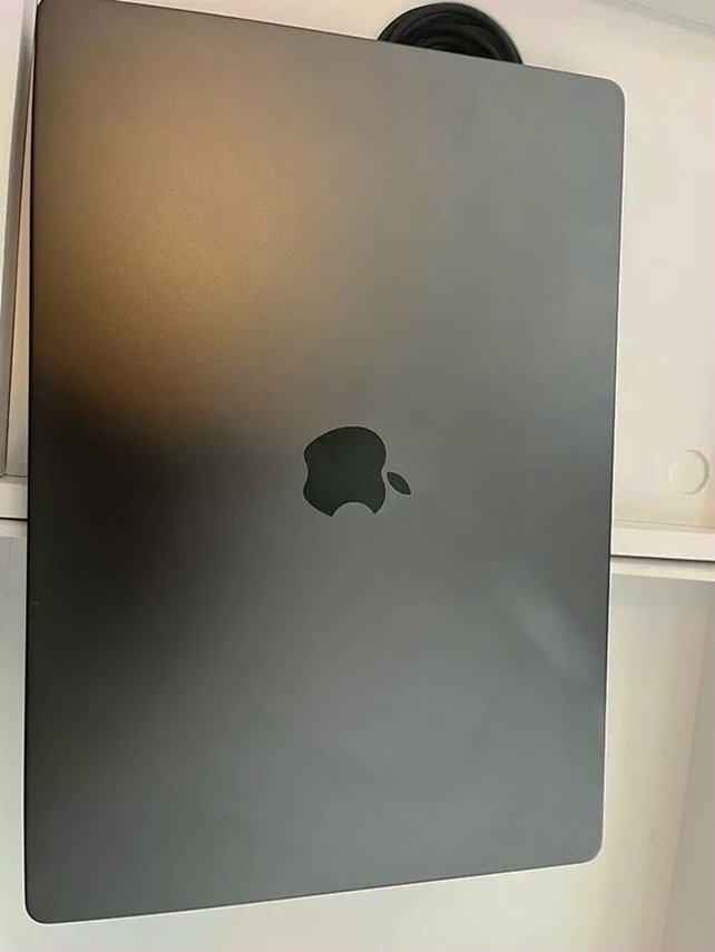 Apple MacBook Pro 16" M3 Pro 18C GPU 512GB Space Gray Unlocked - Used image 4