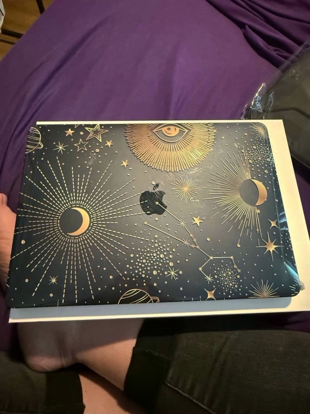 Apple MacBook Pro 8Z99 256GB Starry Theme Unlocked - Used image 2