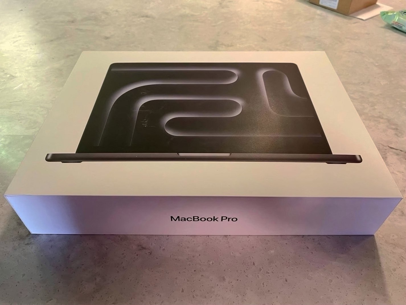 Apple MacBook Pro 1V16 16GB 1TB Space Black - Used