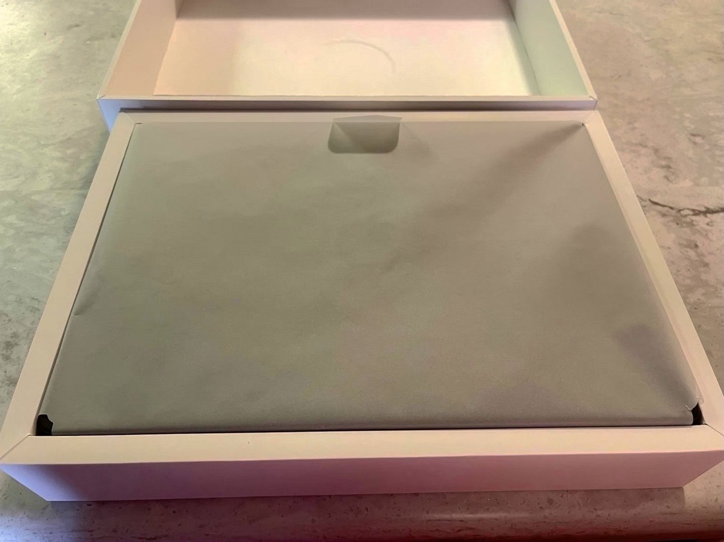 Apple MacBook Pro 1V16 16GB 1TB Space Black - Used image 2
