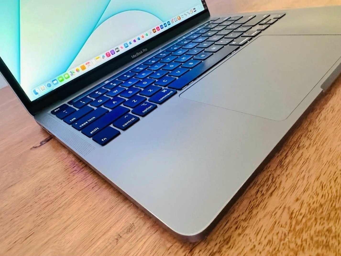 Apple MacBook Pro 13.3” 16GB 500GB SSD Space Gray Unlocked - Used image 2