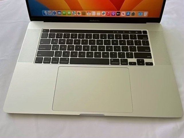 Apple MacBook Pro 16 inch 1TB Silver - Used