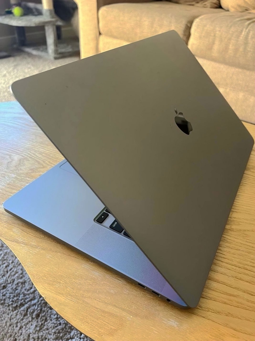 Apple Macbook Pro 9G17 512GB Space Gray Used image 4
