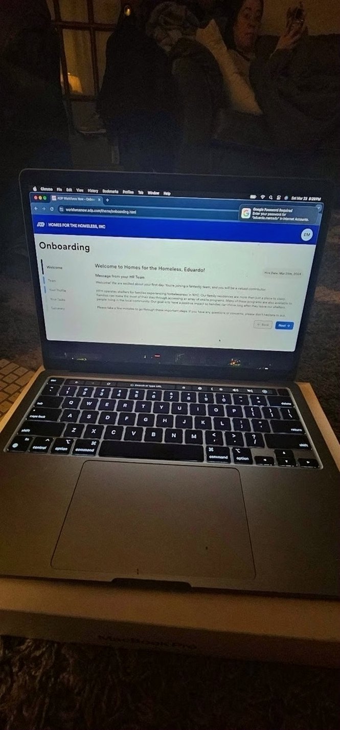 Apple MacBook Pro 13-inch M2 Unlocked - Used image 5