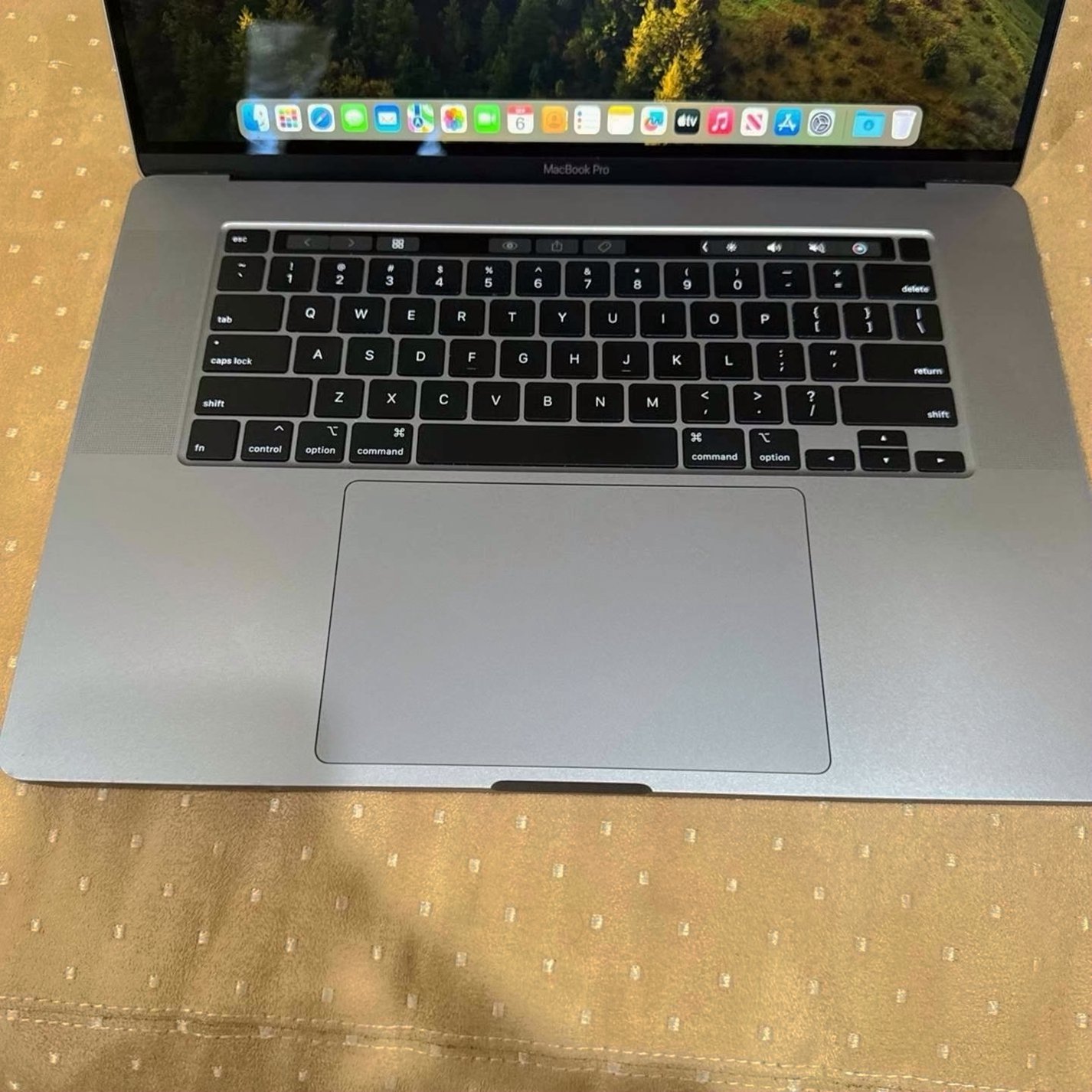 Apple MacBook Pro 16 inch i9 3K39 Used image 3