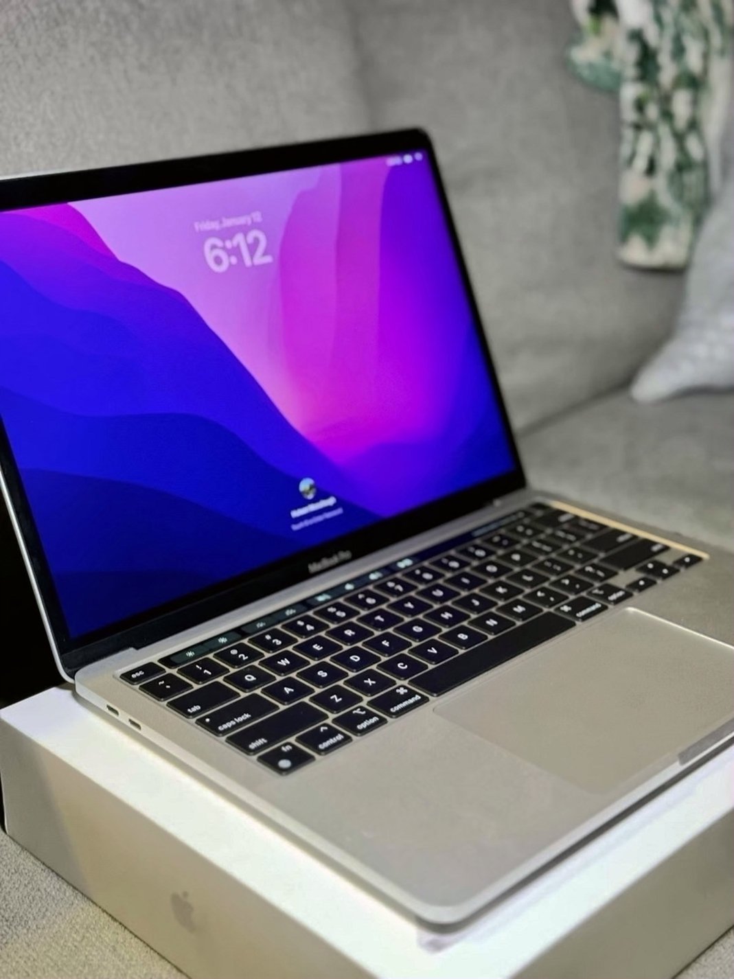 Apple MacBook Pro M1 2020 256GB Silver Unlocked - Used