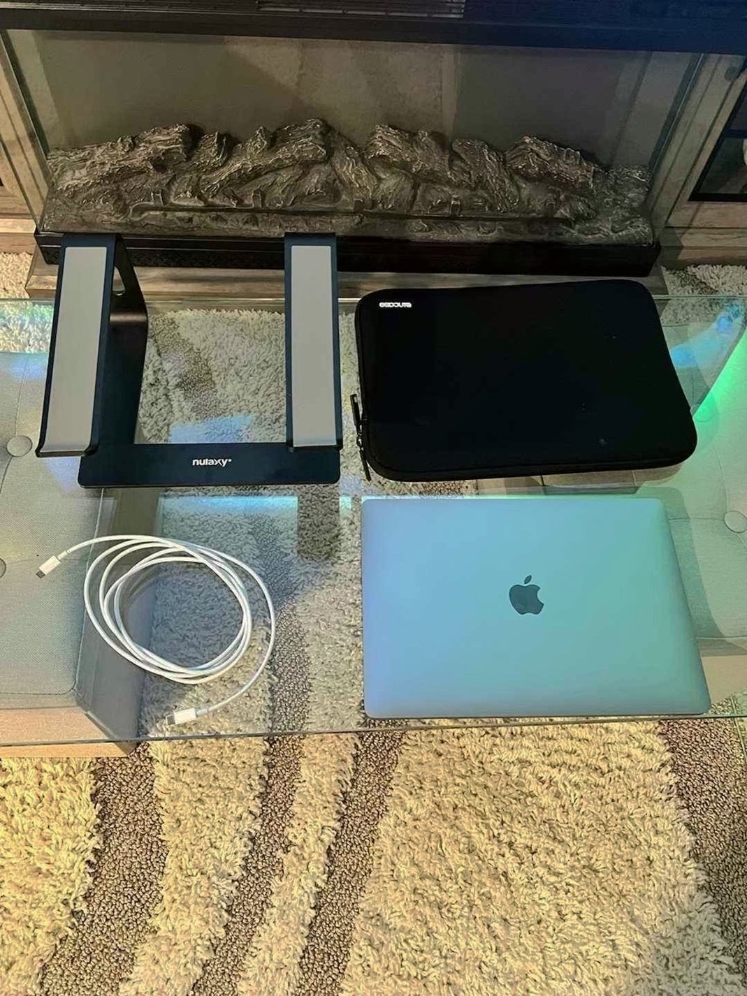 Apple MacBook Pro 13.3 inch 500GB with Touch Bar Unlocked - Used