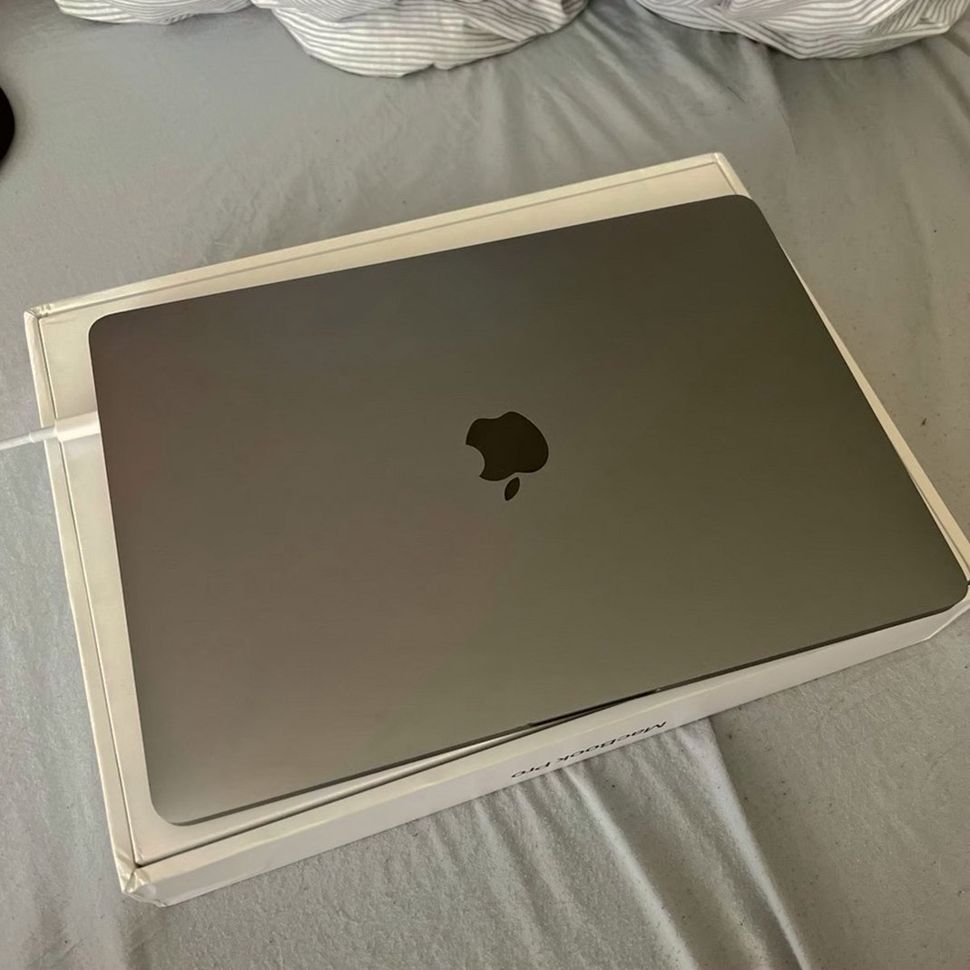 Apple MacBook Pro 13inch M2 Chip 8K38 256GB Space Gray Unlocked - Used
