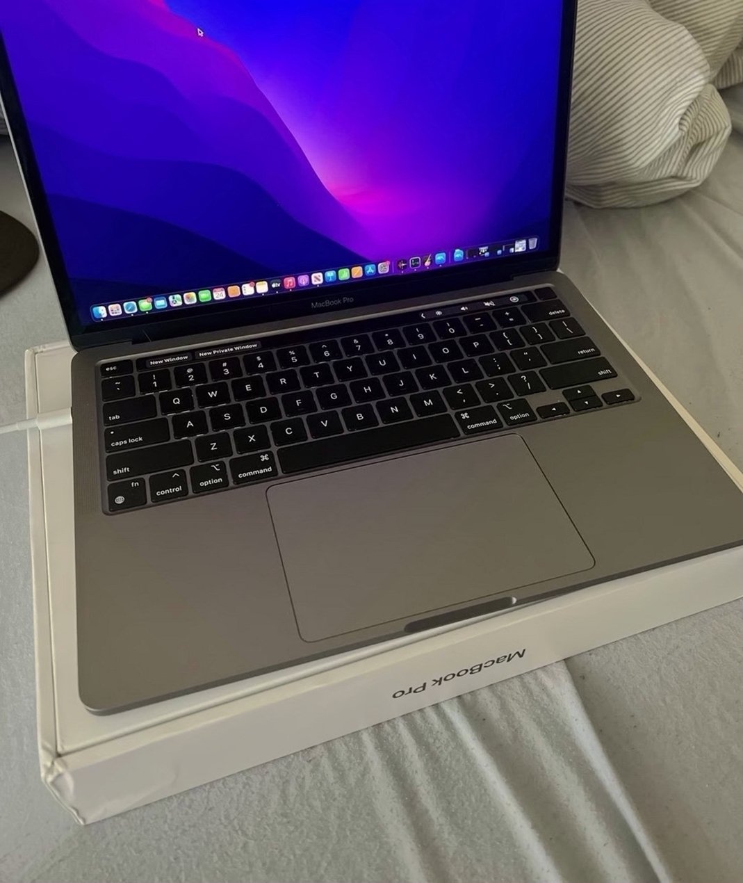 Apple MacBook Pro 13inch M2 Chip 8K38 256GB Space Gray Unlocked - Used image 2