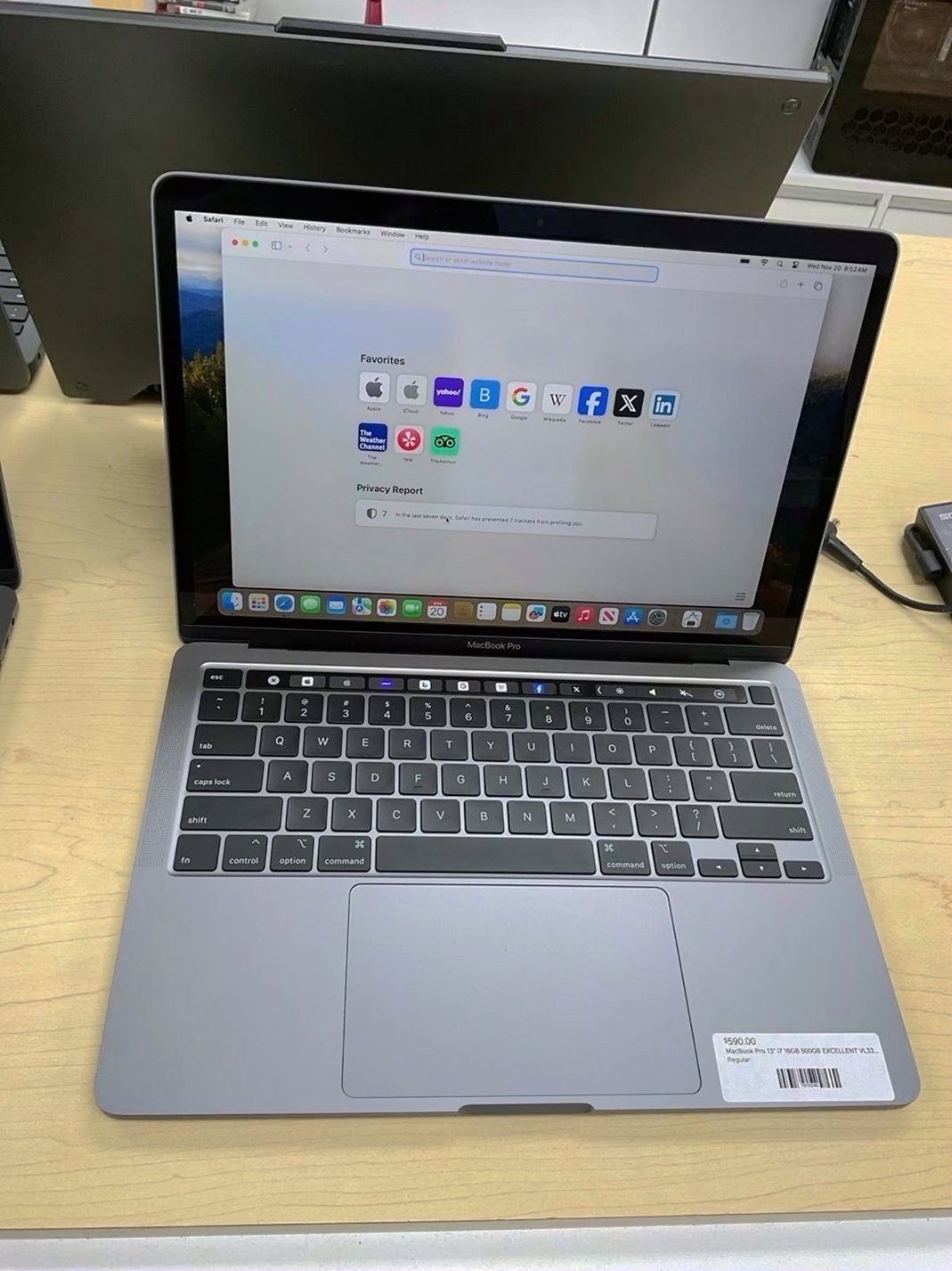 Apple MacBook Pro 13” 2020 i7 16GB 500GB SSD Unlocked - Used