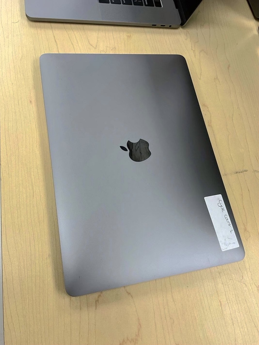 Apple MacBook Pro 13” 2020 i7 16GB 500GB SSD Unlocked - Used image 3