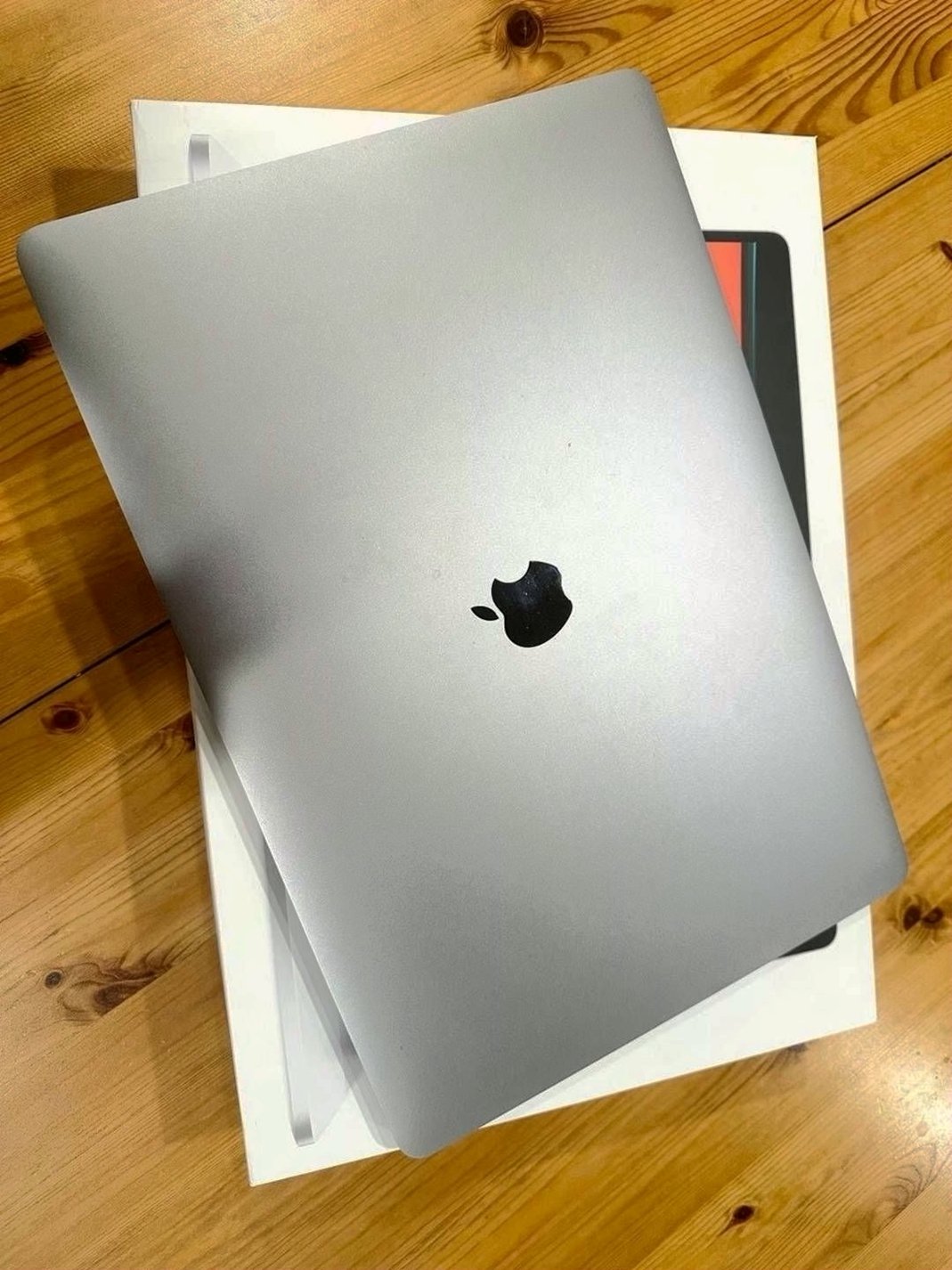 Apple MacBook Pro 16 inch 1TB Space Gray Unlocked - Used