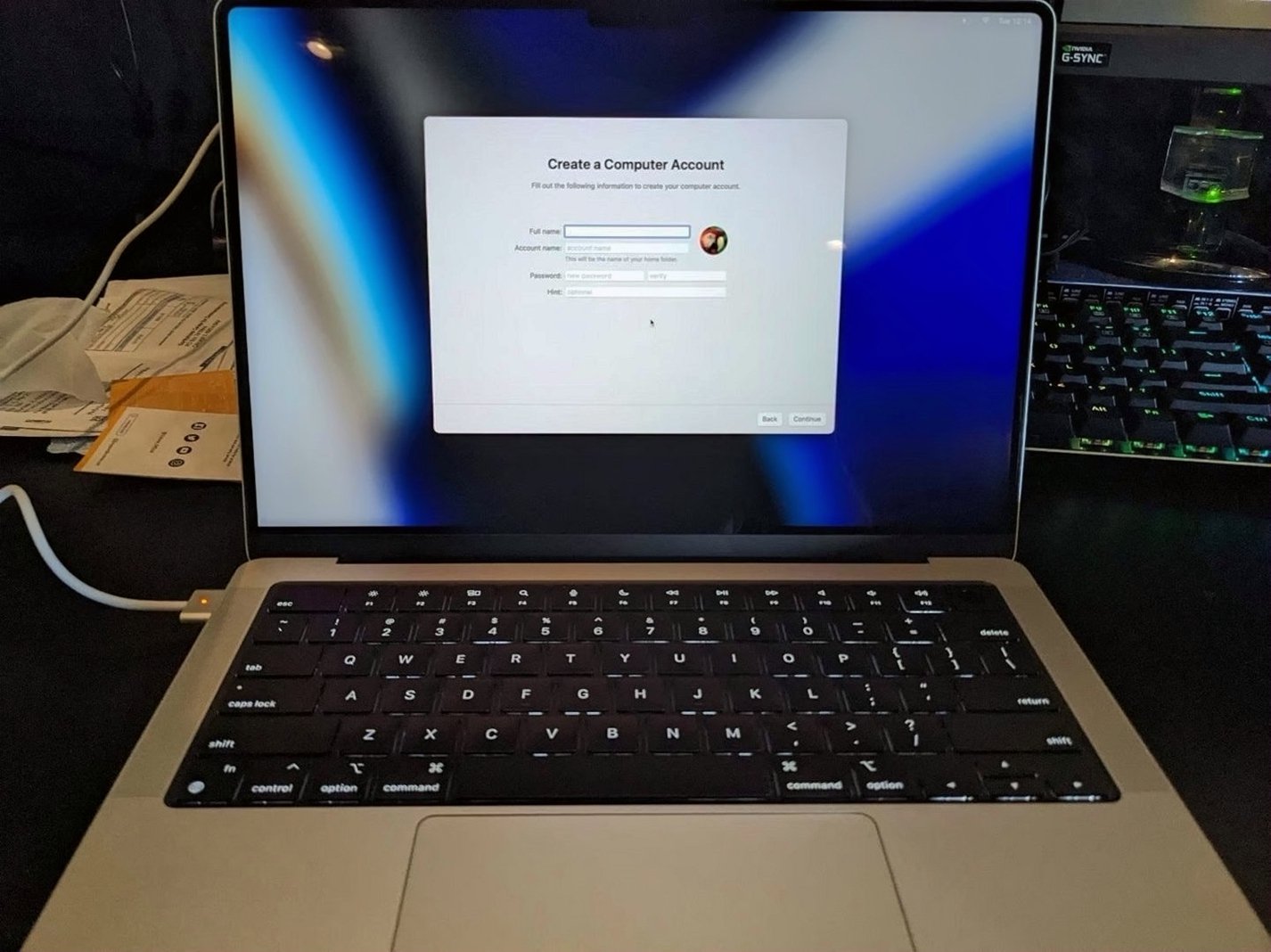 Apple MacBook Pro 14 inch M1 Pro 512GB Space Gray Unlocked - Used image 2