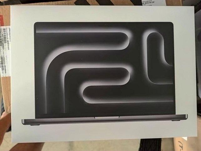 Apple MacBook Pro M3 1TB Space Black Unlocked - Used