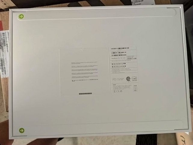 Apple MacBook Pro M3 1TB Space Black Unlocked - Used image 3