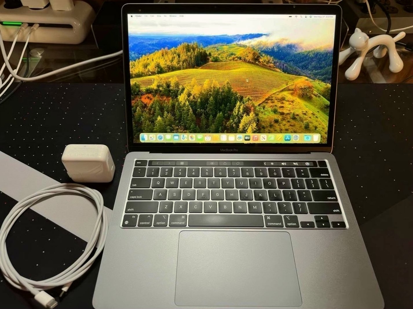Apple MacBook Pro A2338 256GB Space Gray Unlocked - Used