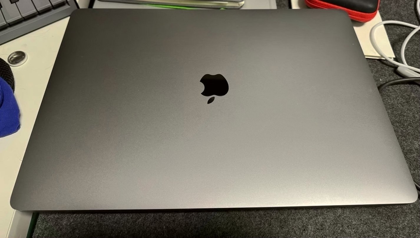 Apple MacBook Pro 16 512GB Silver Unlocked - Used image 4