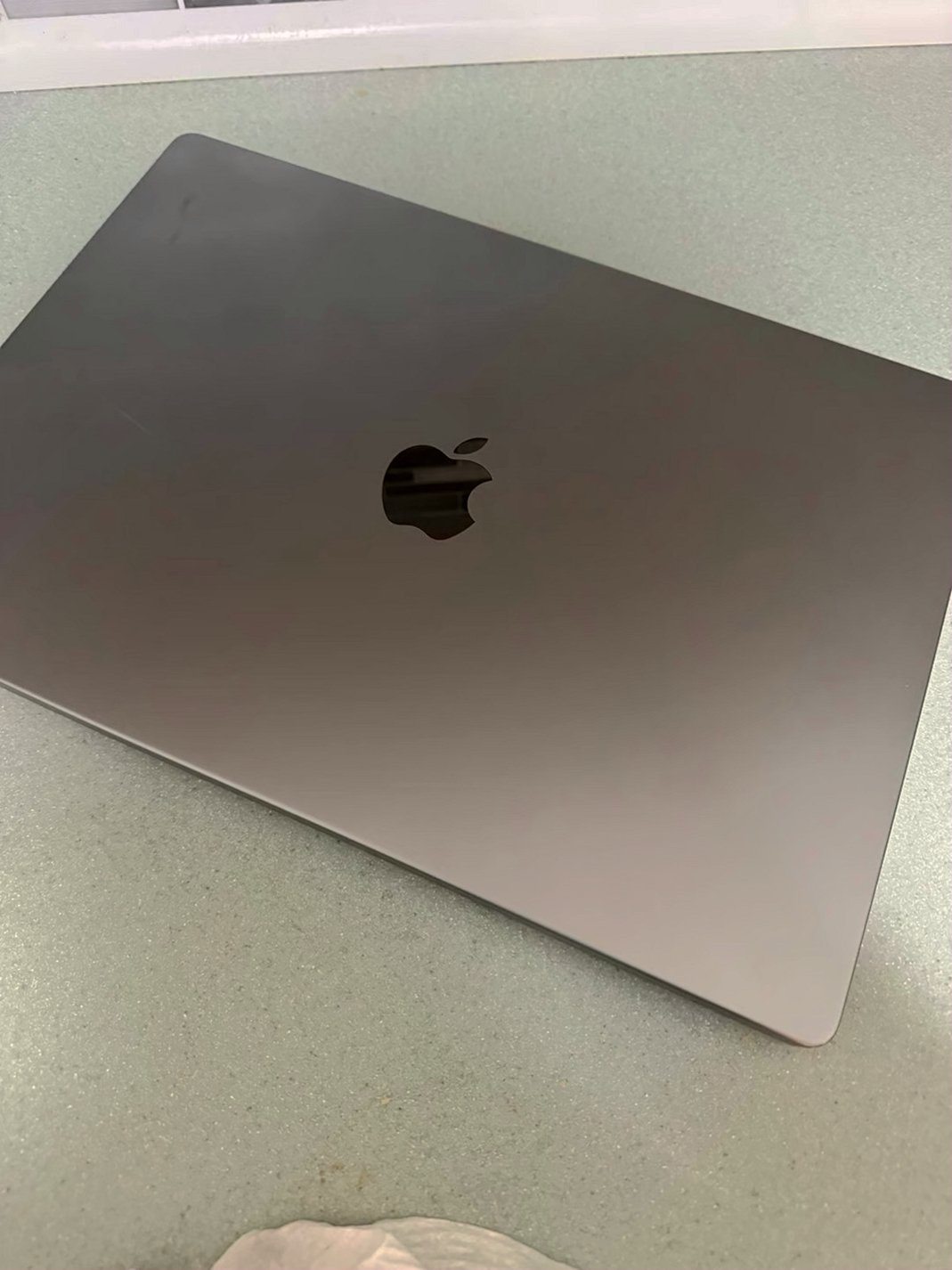 Apple MacBook Pro M1 512GB 16-inch Unlocked - Used image 2