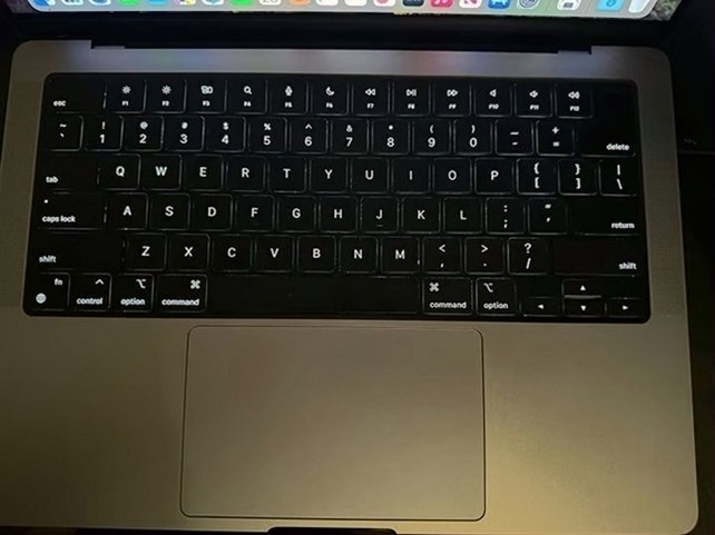 Apple MacBook Pro M1 Pro 14" 1TB SSD Space Gray - Used image 4