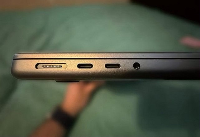 Apple MacBook Pro M1 Pro 14" 1TB SSD Space Gray - Used image 5