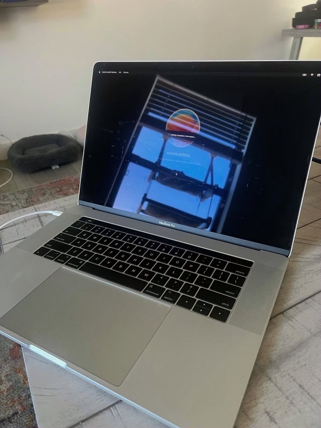 Apple MacBook Pro 2017 15” 256GB Silver Unlocked - Used
