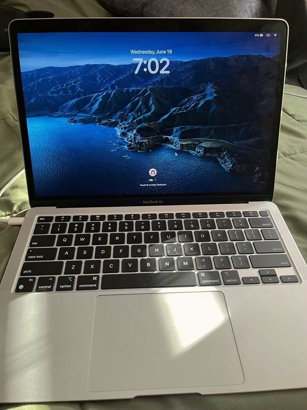 Apple MacBook Air 2020 256GB Space Gray Unlocked - Used image 4