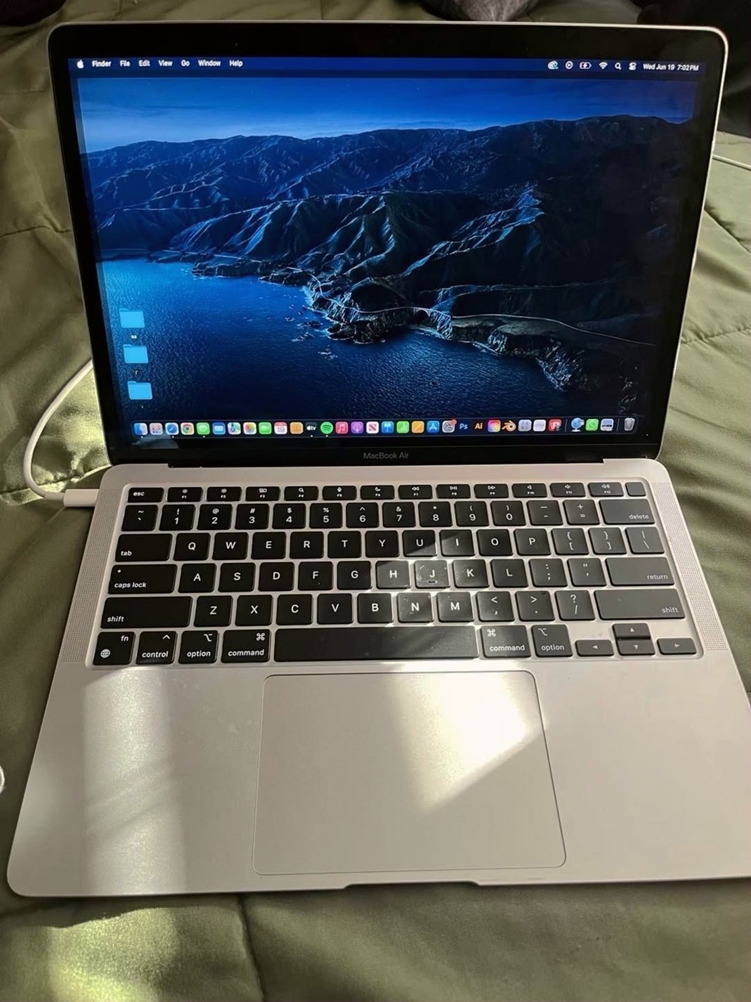Apple MacBook Air 2020 256GB Space Gray Unlocked - Used image 5