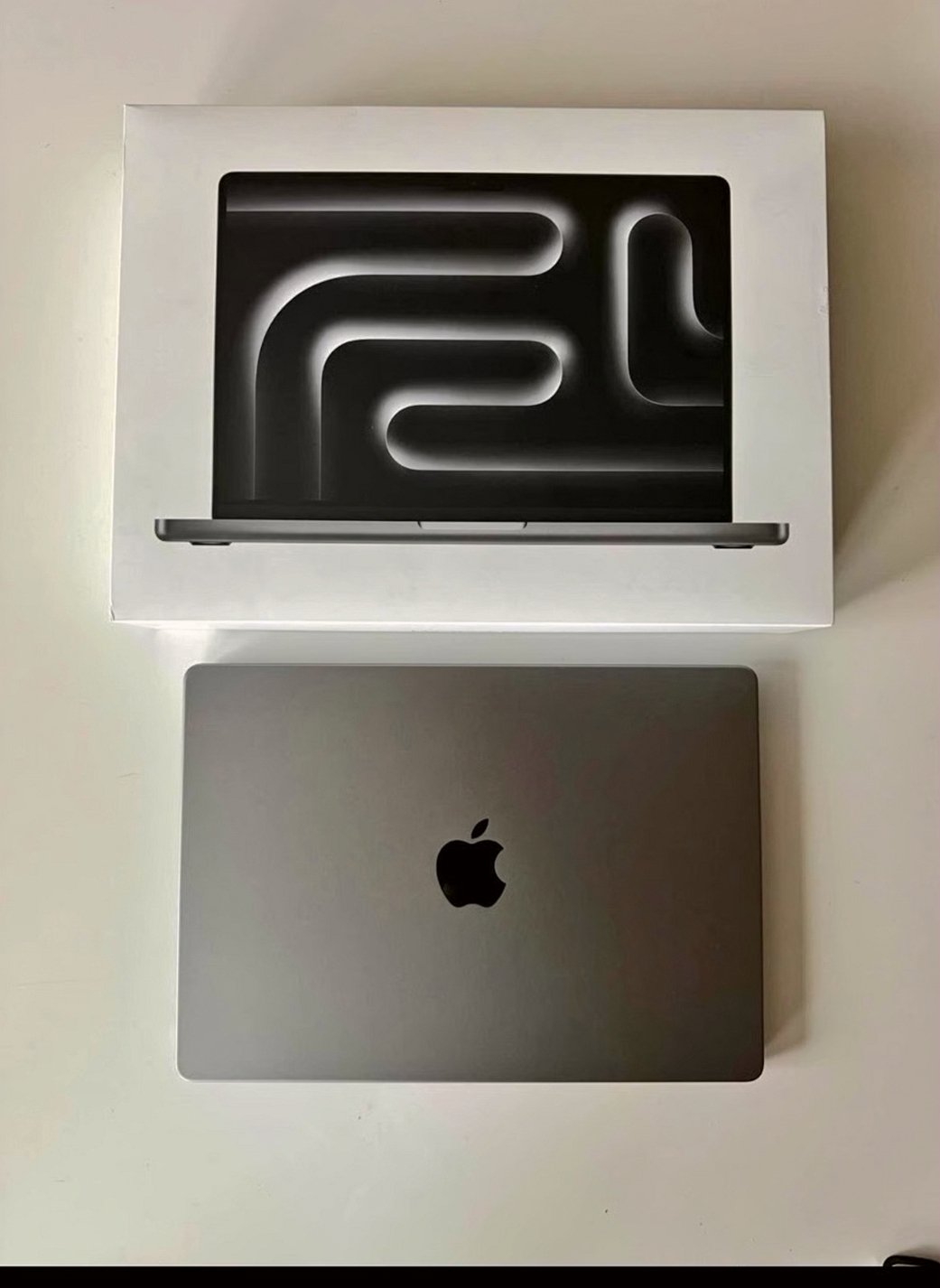 Apple MacBook Pro M3 2F13 512GB Space Gray - Used