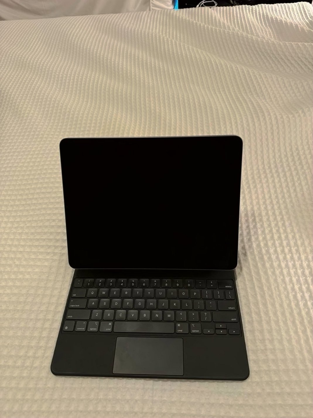 Apple iPad Pro 12.9 6th Gen 512GB Unlocked - Used image 2
