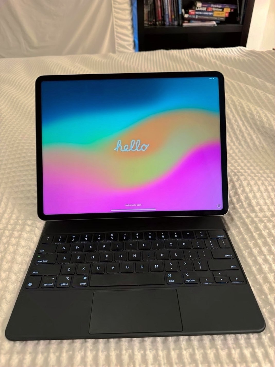 Apple iPad Pro 12.9 6th Gen 512GB Unlocked - Used image 3