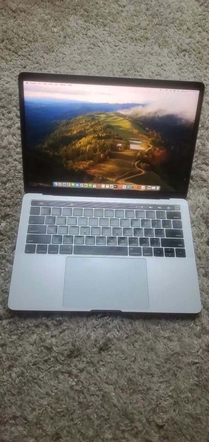 Apple MacBook Pro 2020 2W81 256GB Space Gray Unlocked - Used image 2