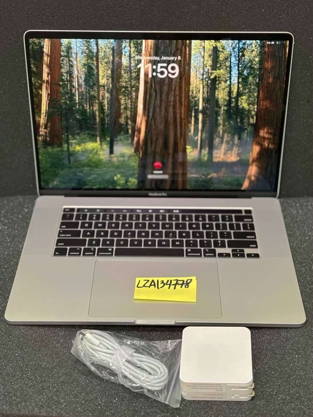 Apple MacBook Pro 16 2019 i7 32GB 512GB SSD Silver Unlocked - Used image 2