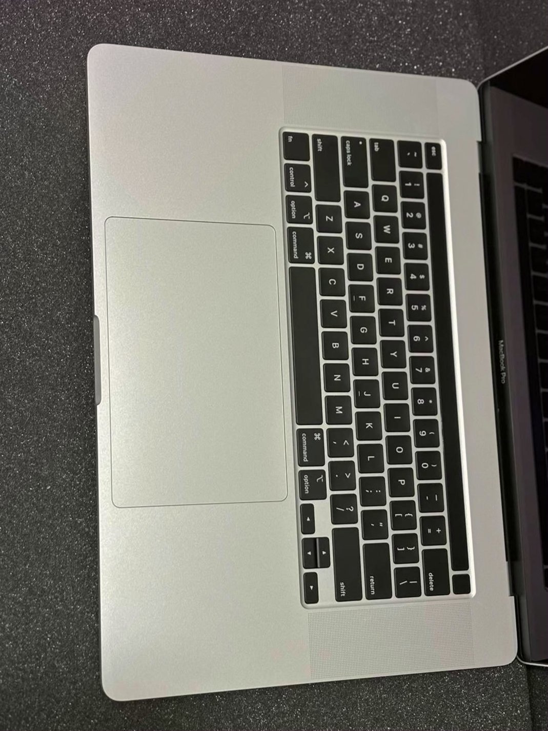 Apple MacBook Pro 16 2019 i7 32GB 512GB SSD Silver Unlocked - Used image 3
