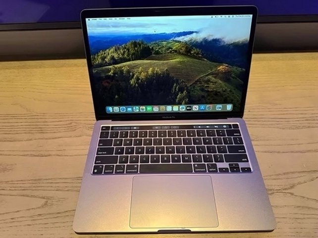 Apple MacBook Pro M1 256GB Silver Unlocked - Used