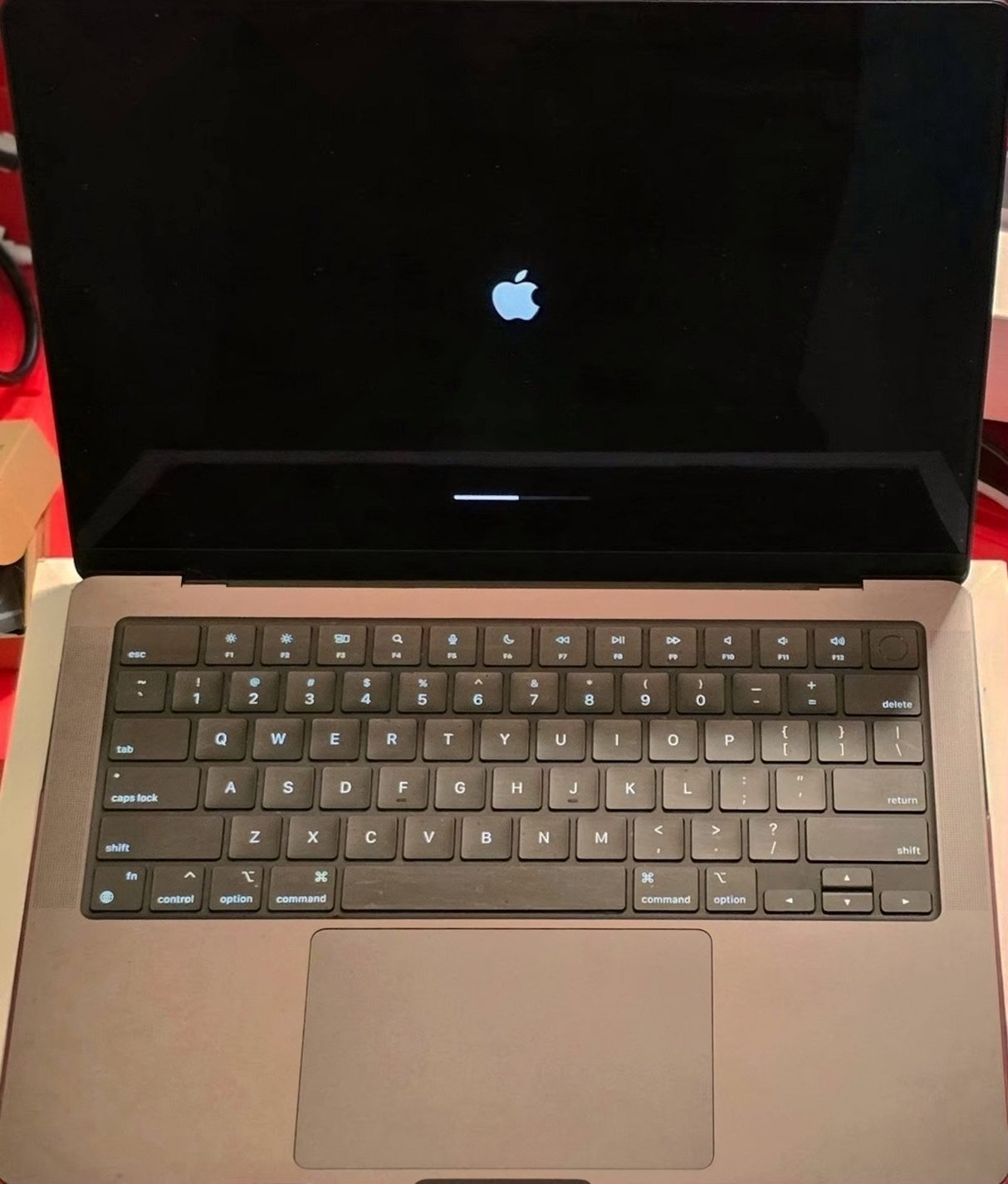 Apple MacBook Pro 14" M3 Pro Chip 18GB RAM Unlocked - Used image 4