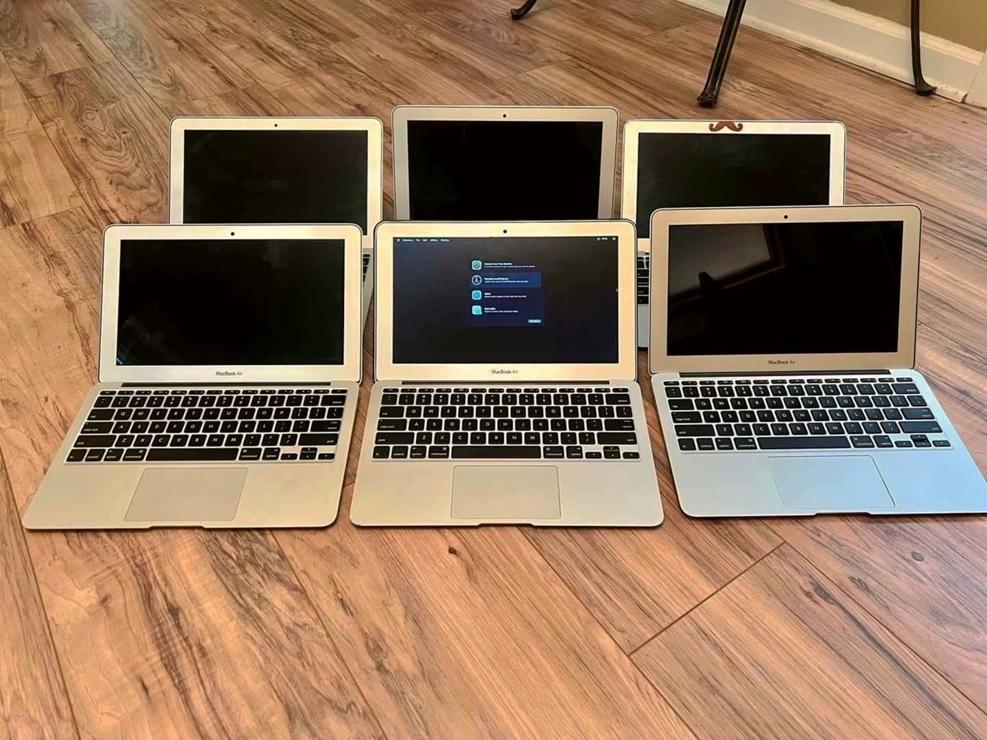 Apple MacBook Pro A1398 Bundle Unlocked - Used image 2