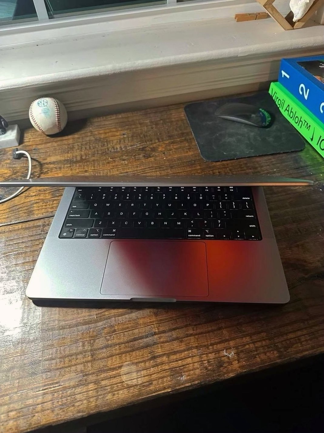 Apple MacBook Pro 6O63 512GB Space Gray Unlocked - Used image 5