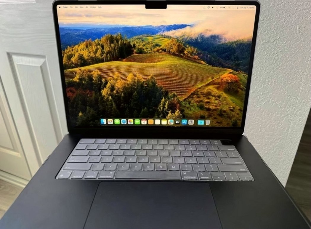 Apple MacBook Air M3 256GB Unlocked - Used
